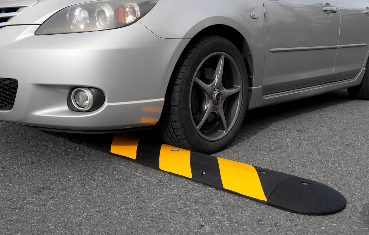 Reductor de velocidad policia recostado Policias acostados en caucho o plástico